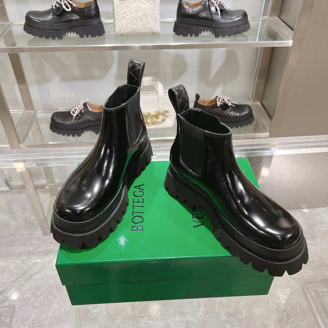 Black Shoes