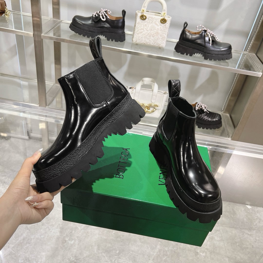 Black Shoes