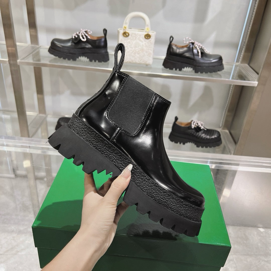Black Shoes