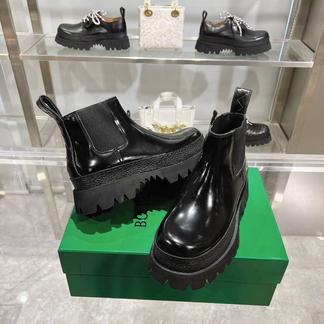 Black Shoes