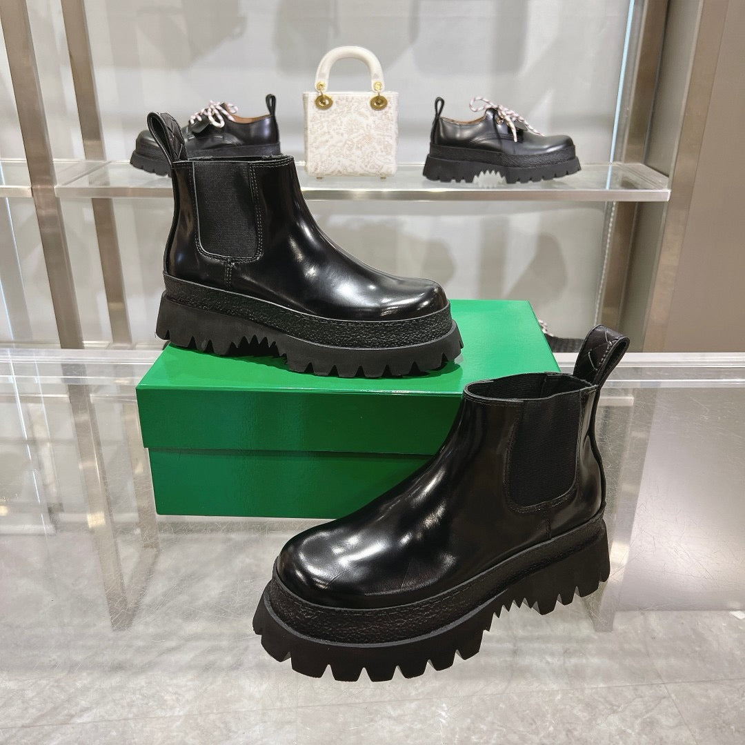 Black Shoes