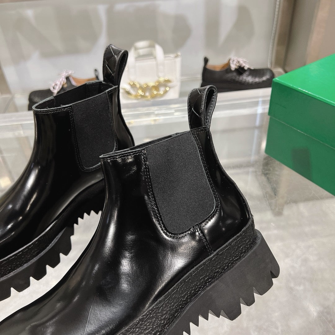 Black Shoes