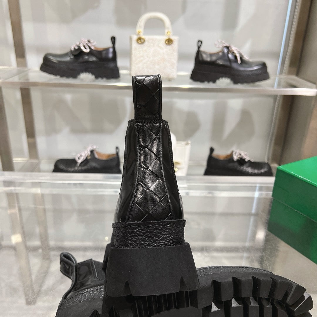 Black Shoes