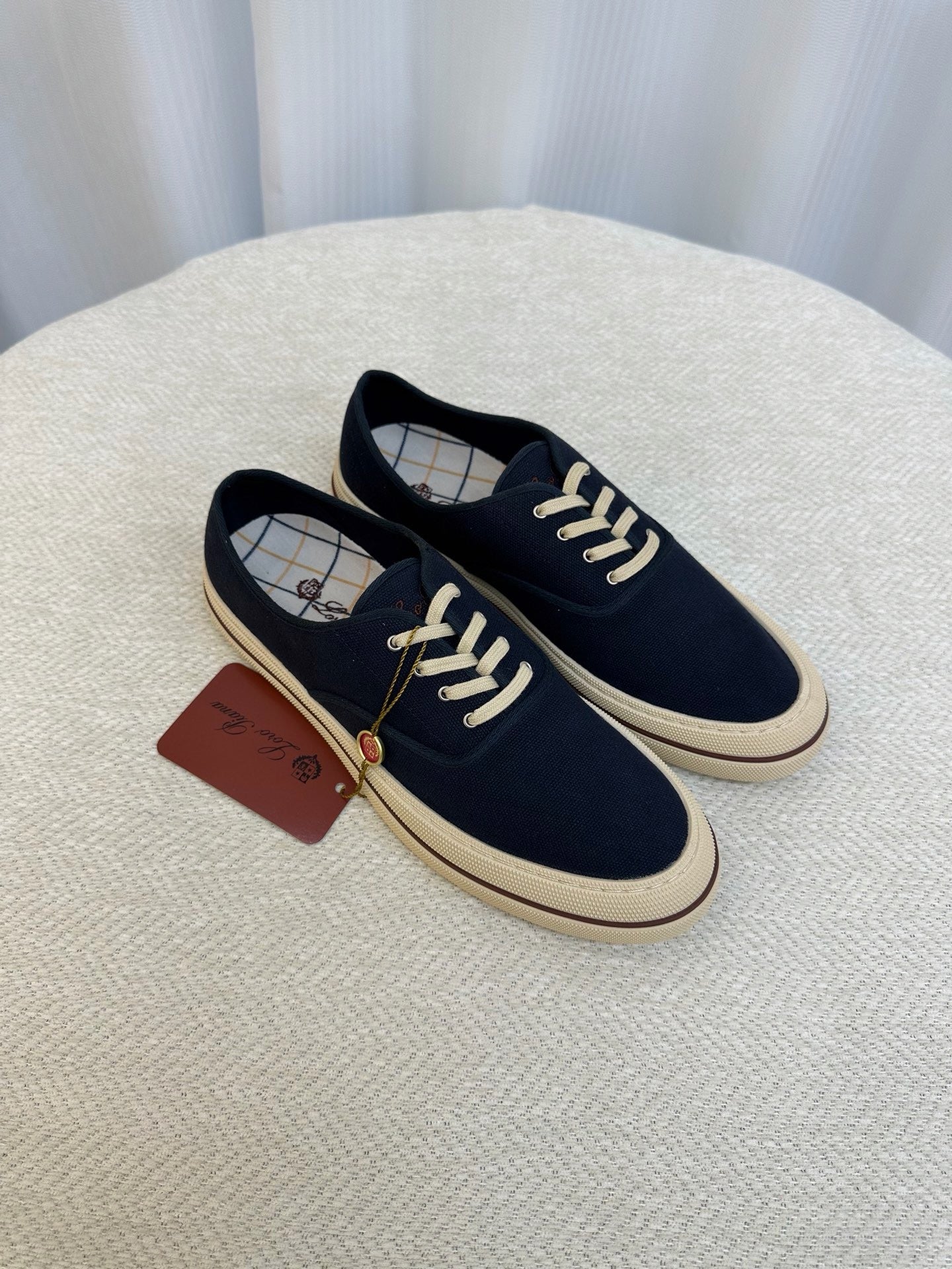 Black Shoes