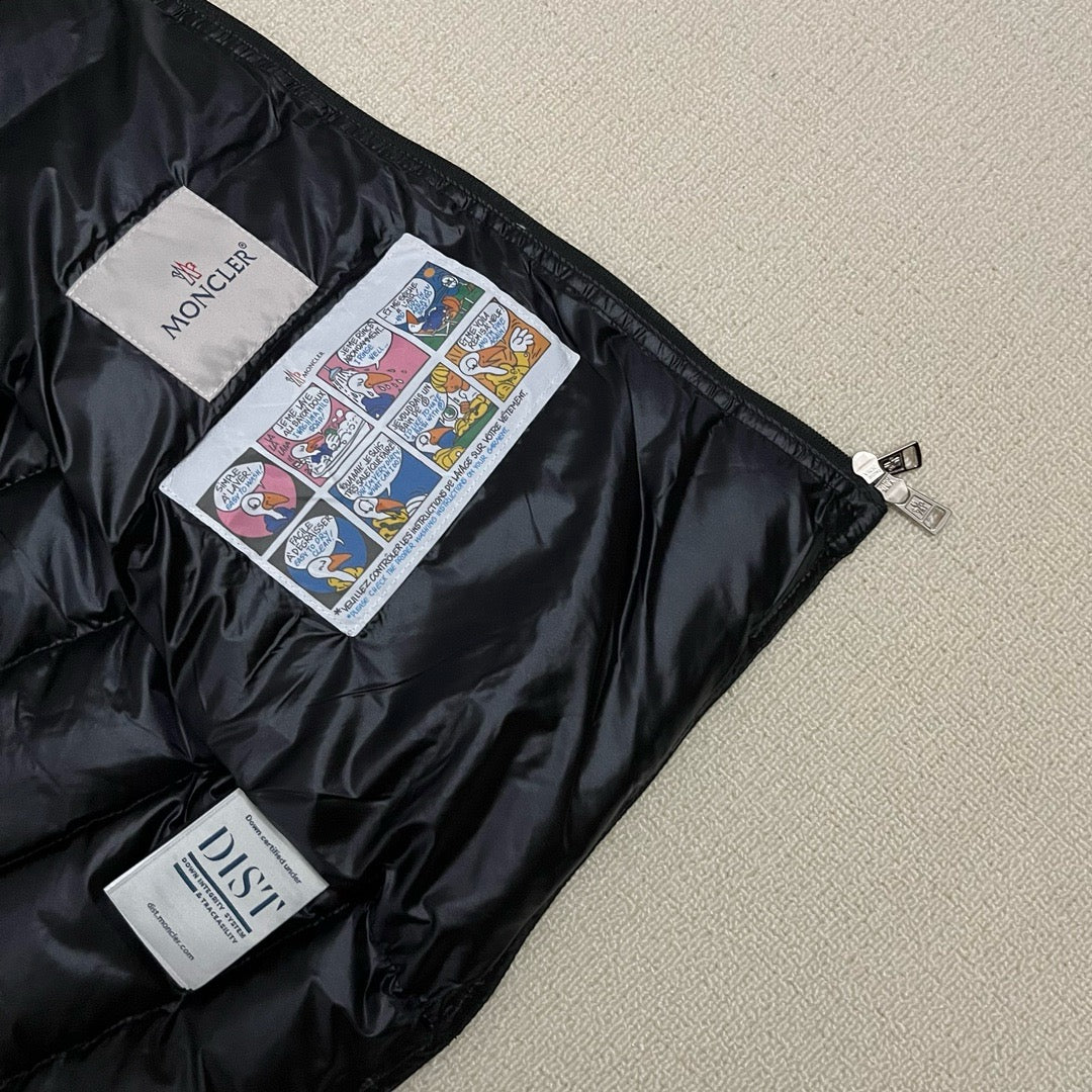 Black Vest - FashionHype.xyz