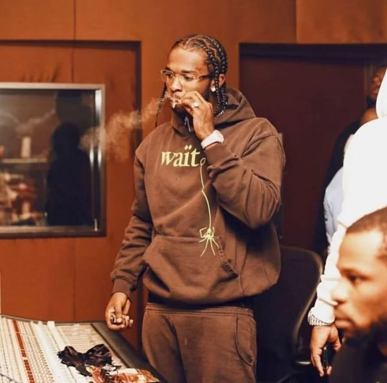 Black Hoodie - FashionHype.xyz