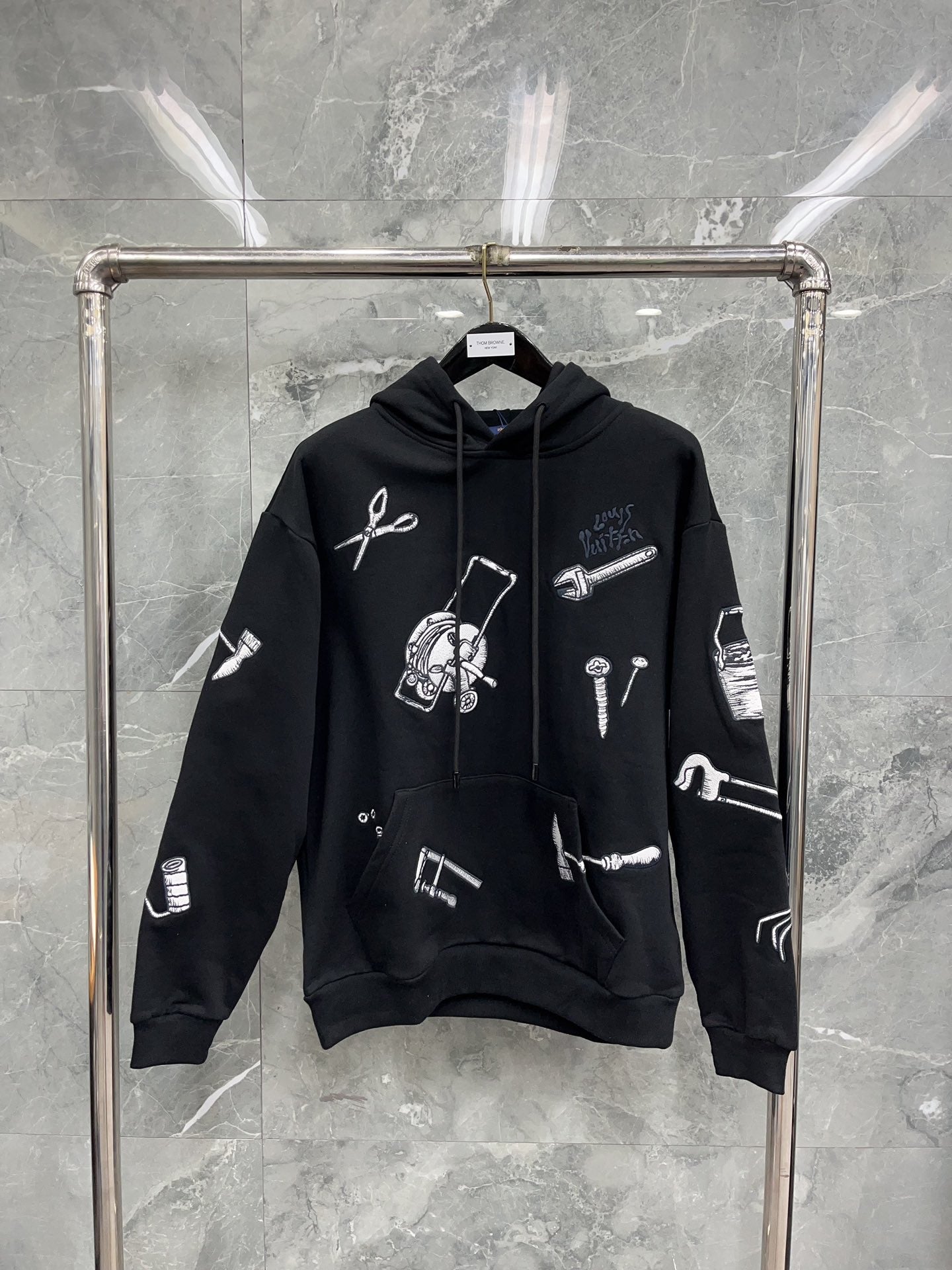 Schwarzer Hoodie