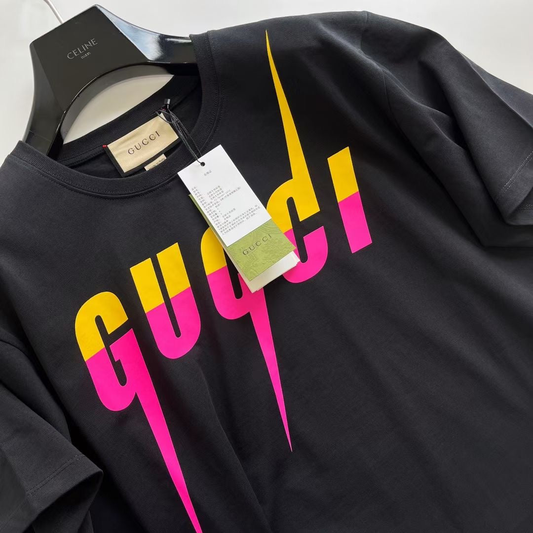 Schwarzes T-Shirt