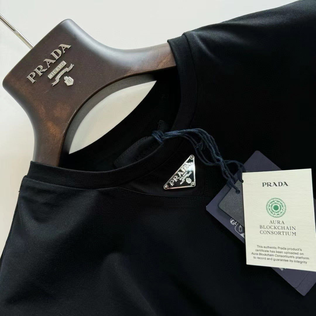 Black and White T-shirt - FashionHype.xyz