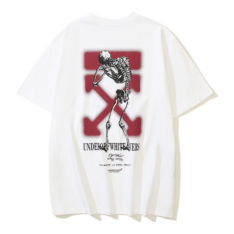 Schwarz-weißes T-Shirt