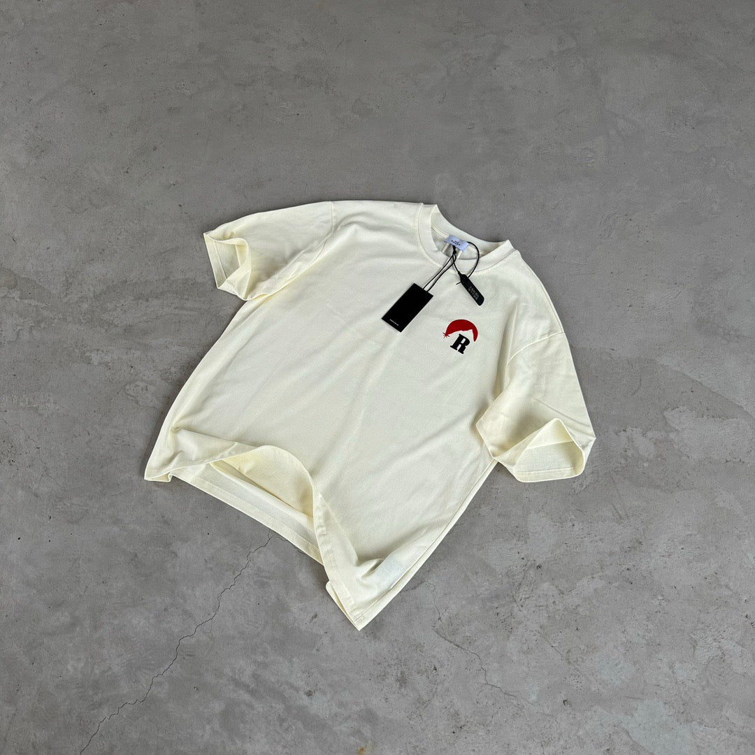 تي شيرت أبيض وأسود