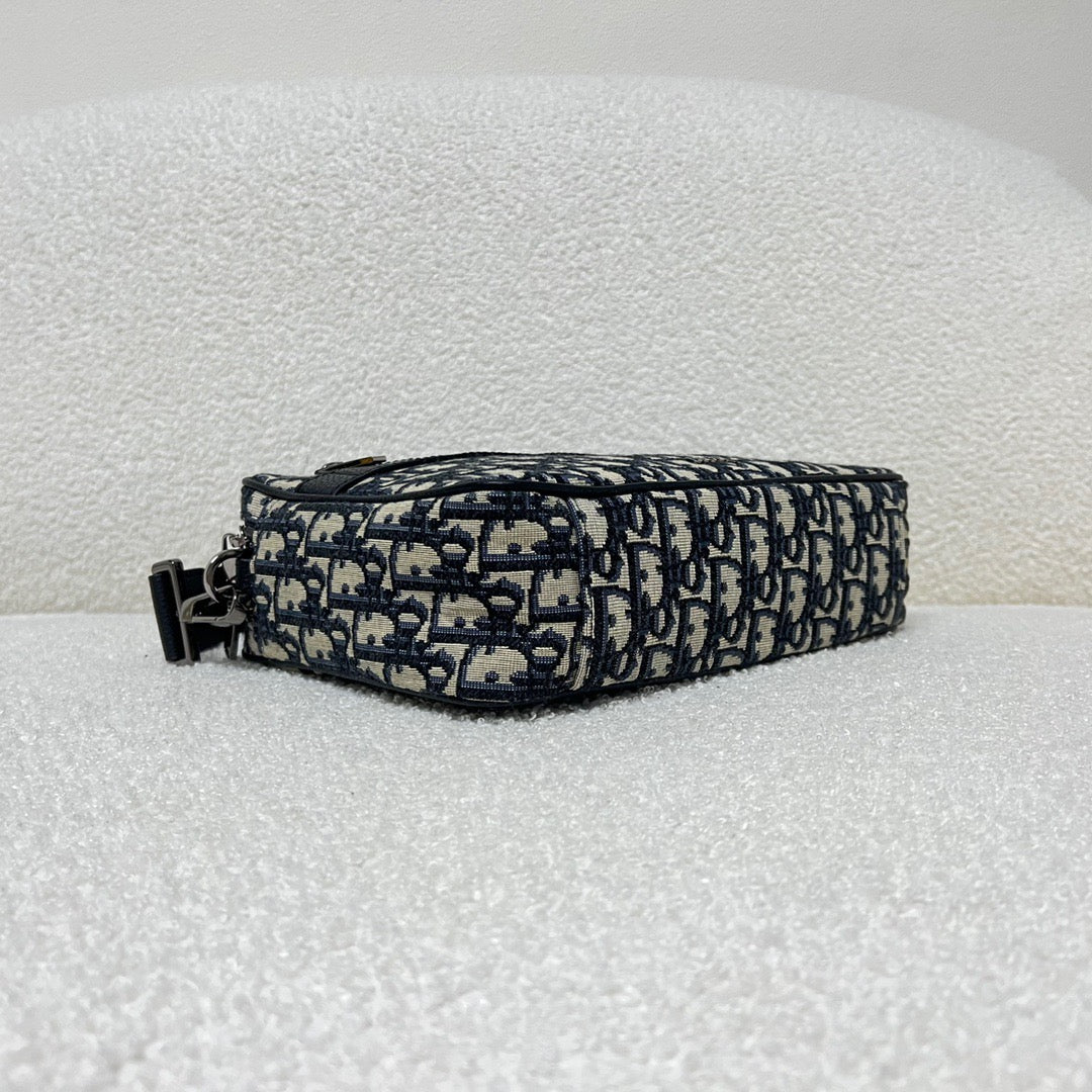 Schwarzgraue Tasche