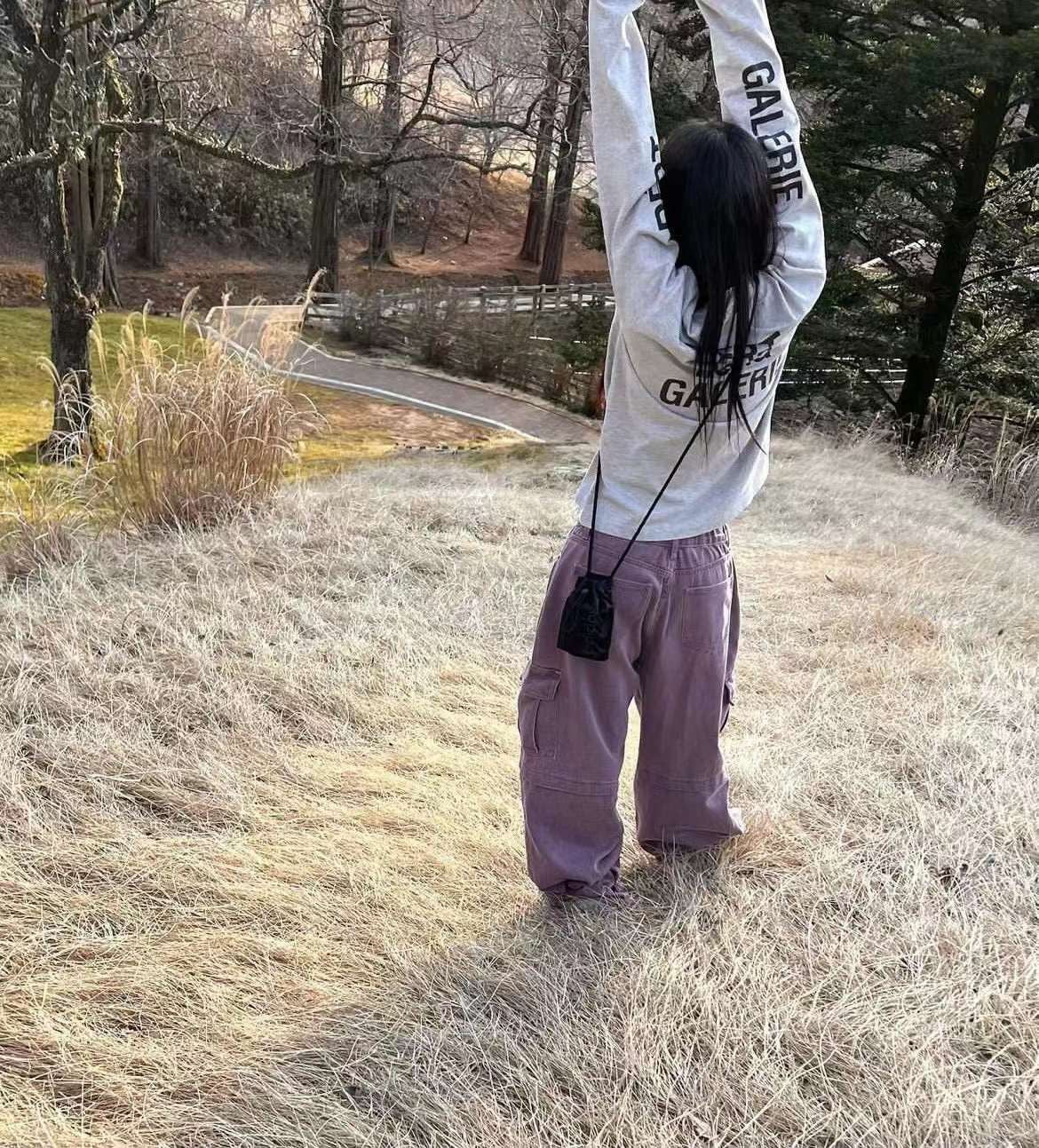 Graues Sweatshirt