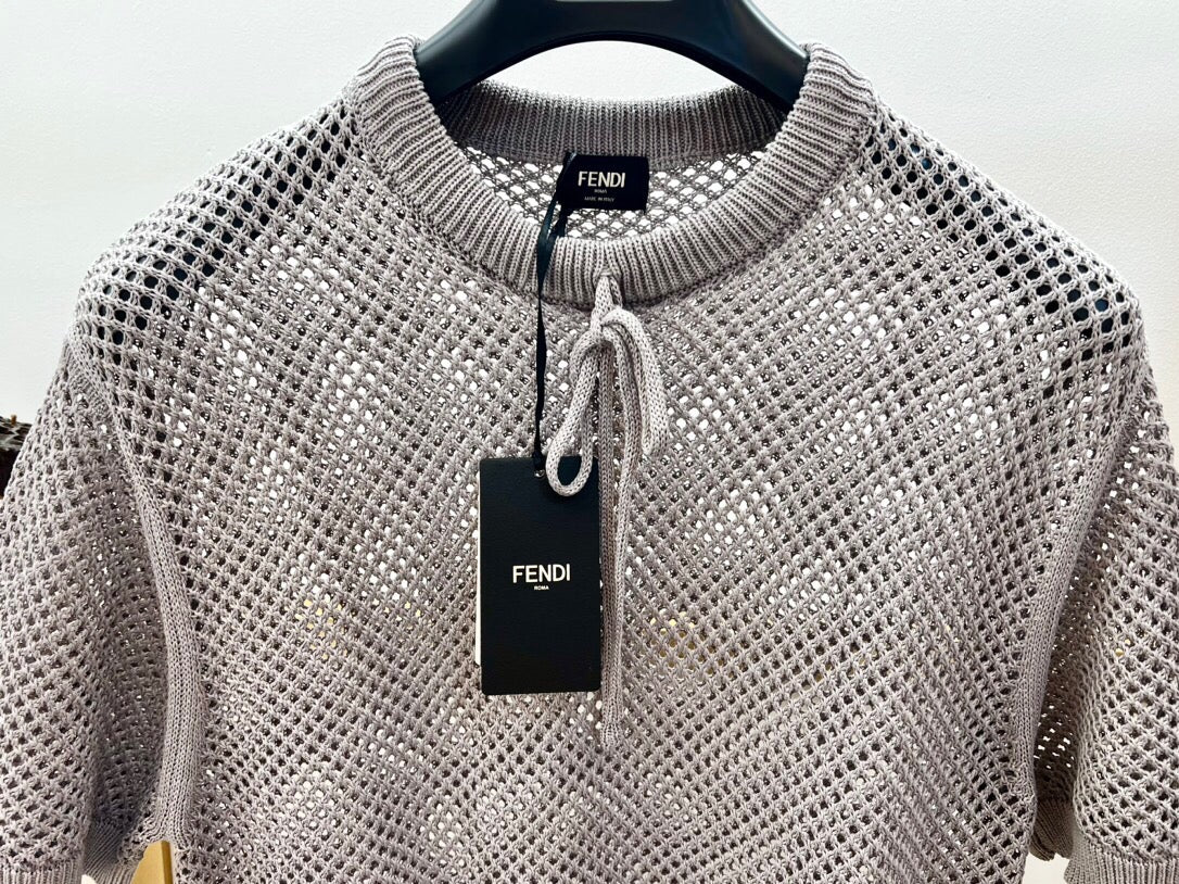 تي شيرت أخضر ورمادي