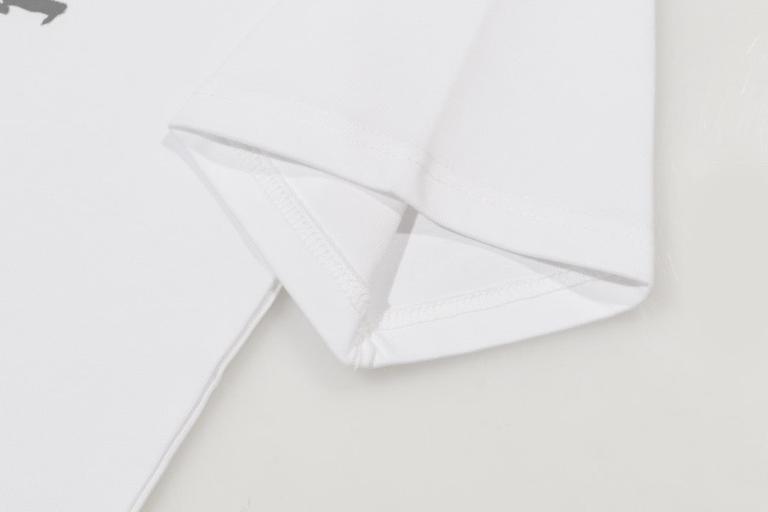 تي شيرت متعدد الألوان