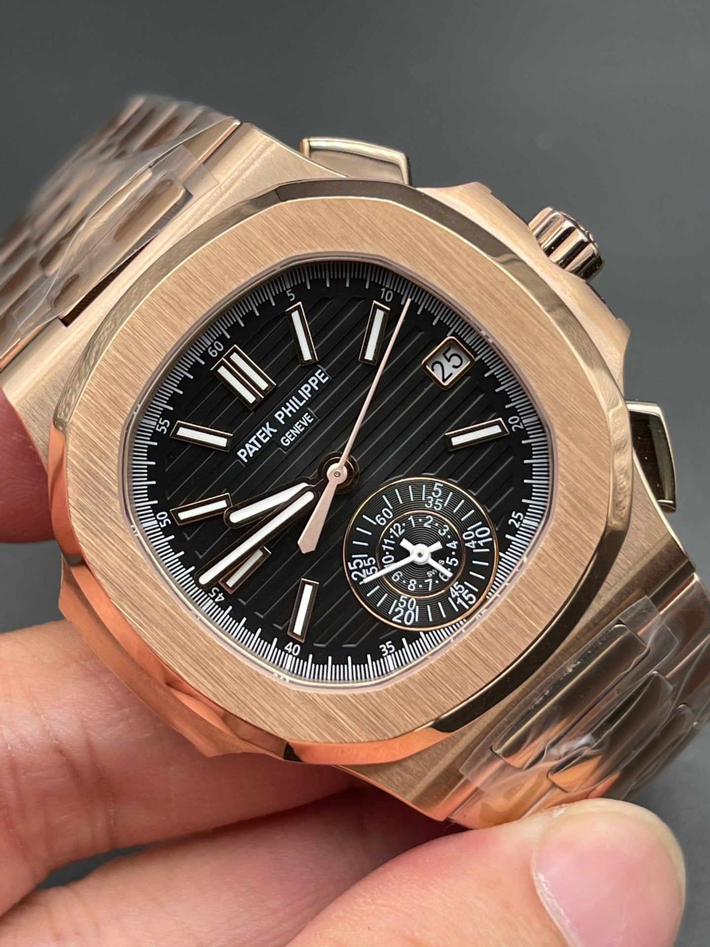 Goldfarbene Uhr