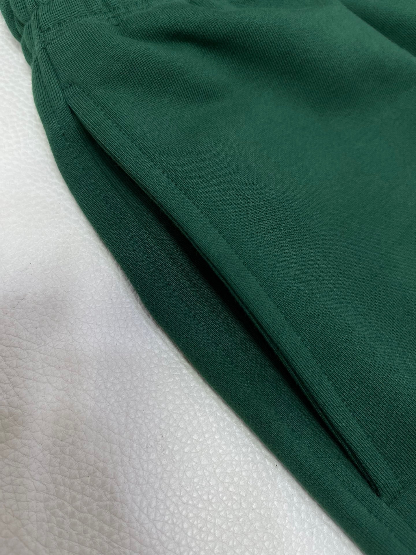 Schwarz, Weiß und Grün Short