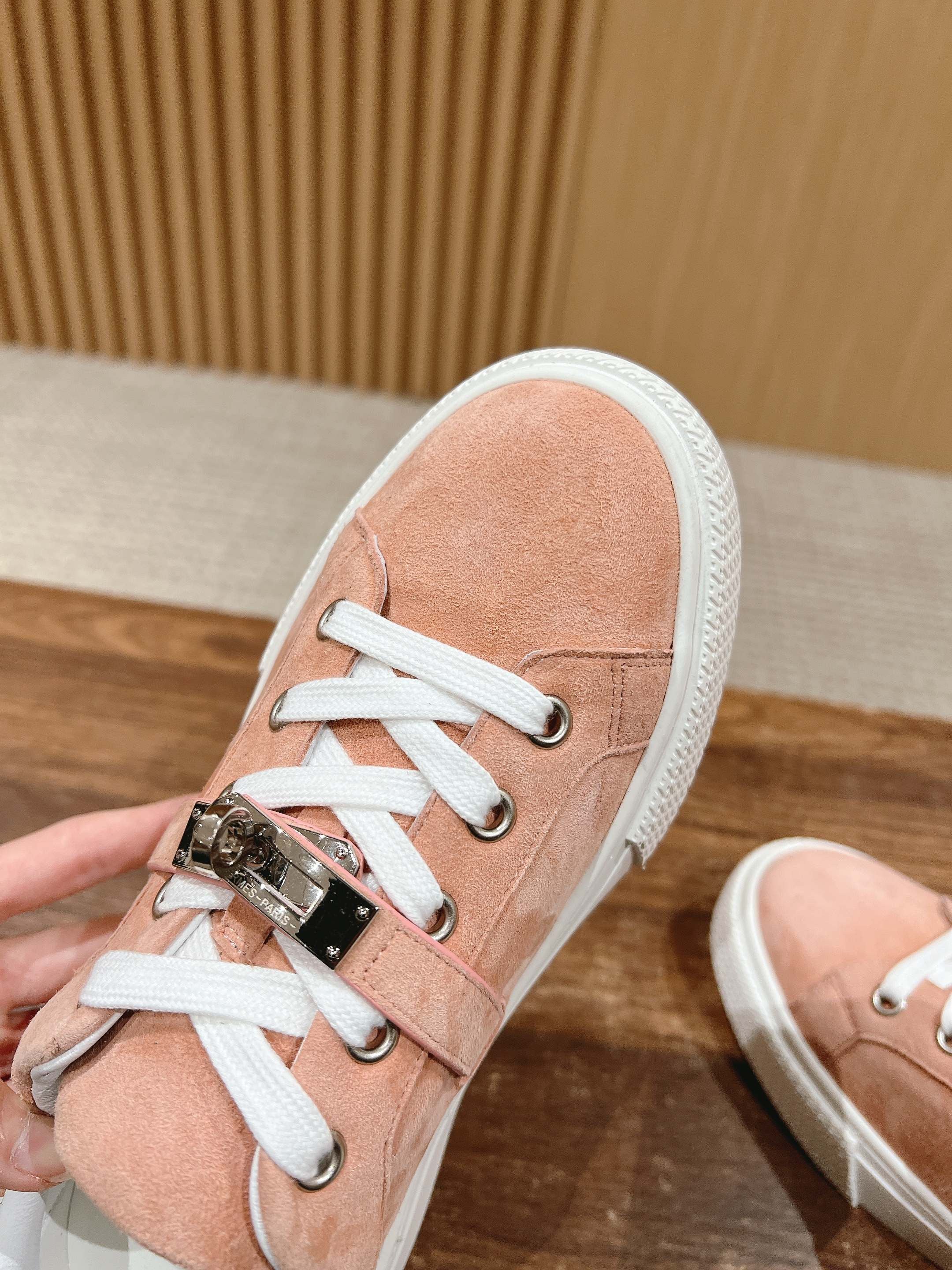 Mehrfarbige Schuhe