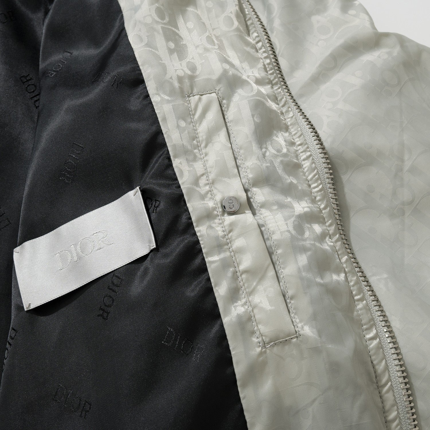 Weiße Jacke