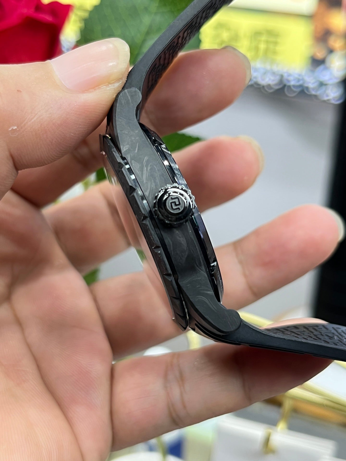 Schwarze Uhr