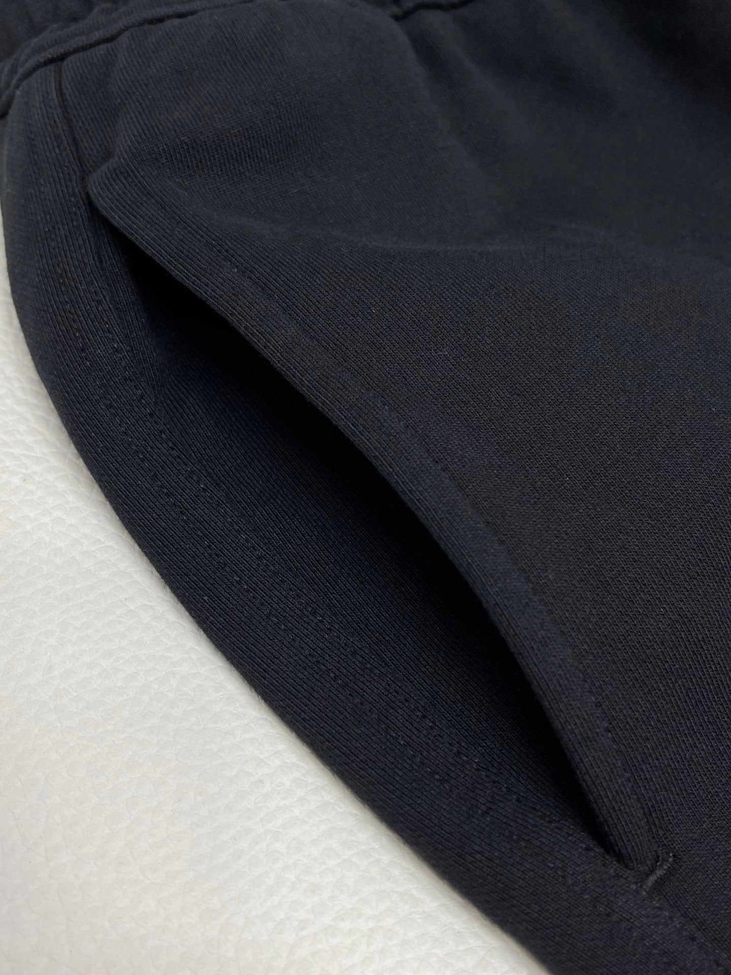 Schwarze Hosen