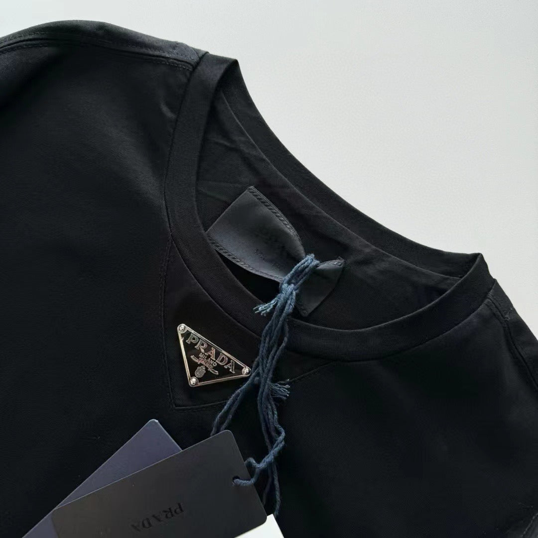 Black and White T-shirt - FashionHype.xyz
