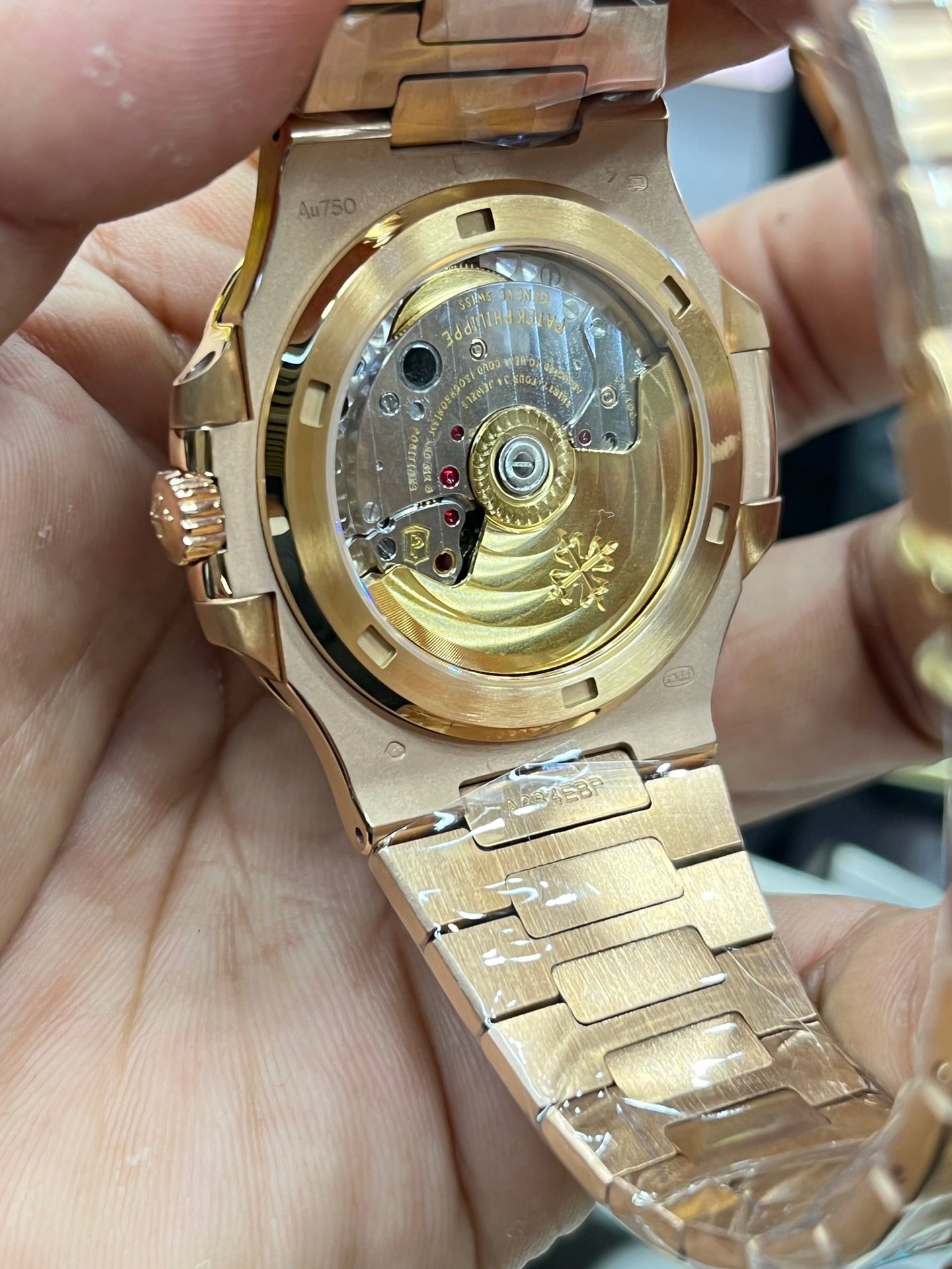 Goldfarbene Uhr