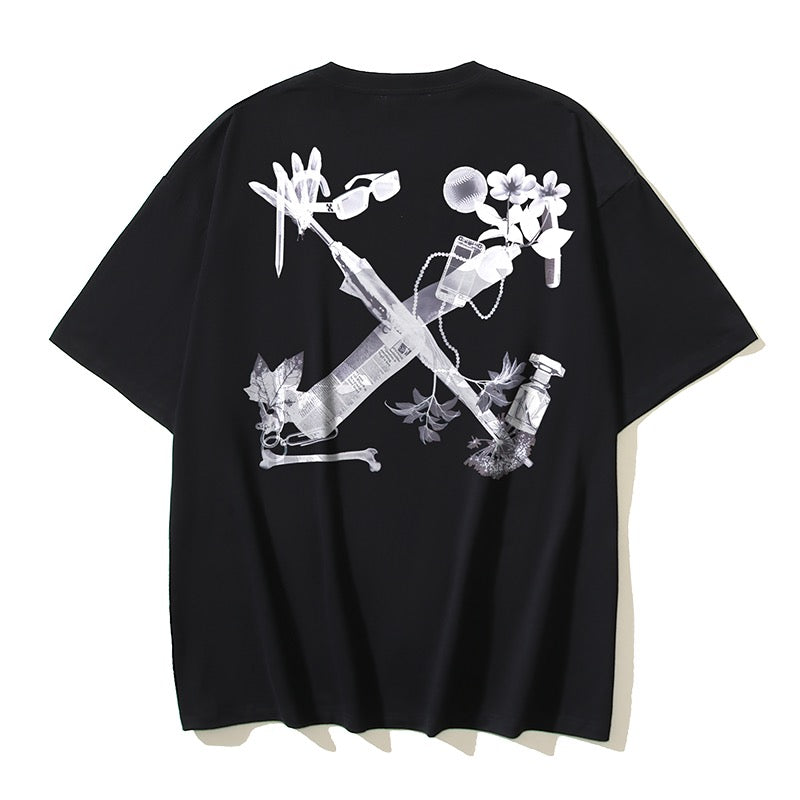 Schwarzes und graues T-Shirt
