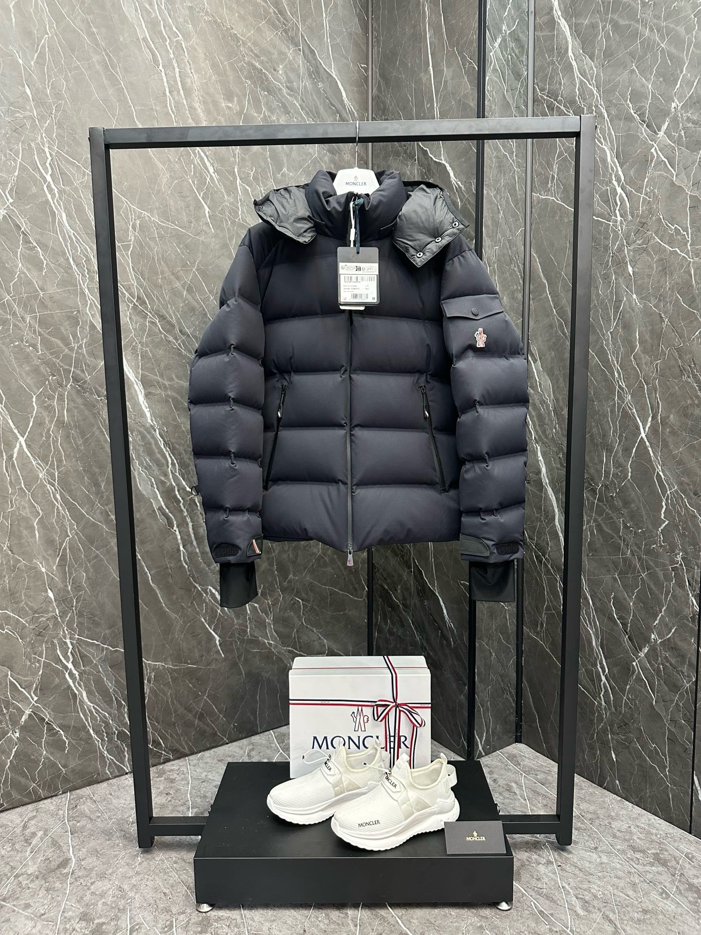 Schwarze Jacke - Größen 4,5