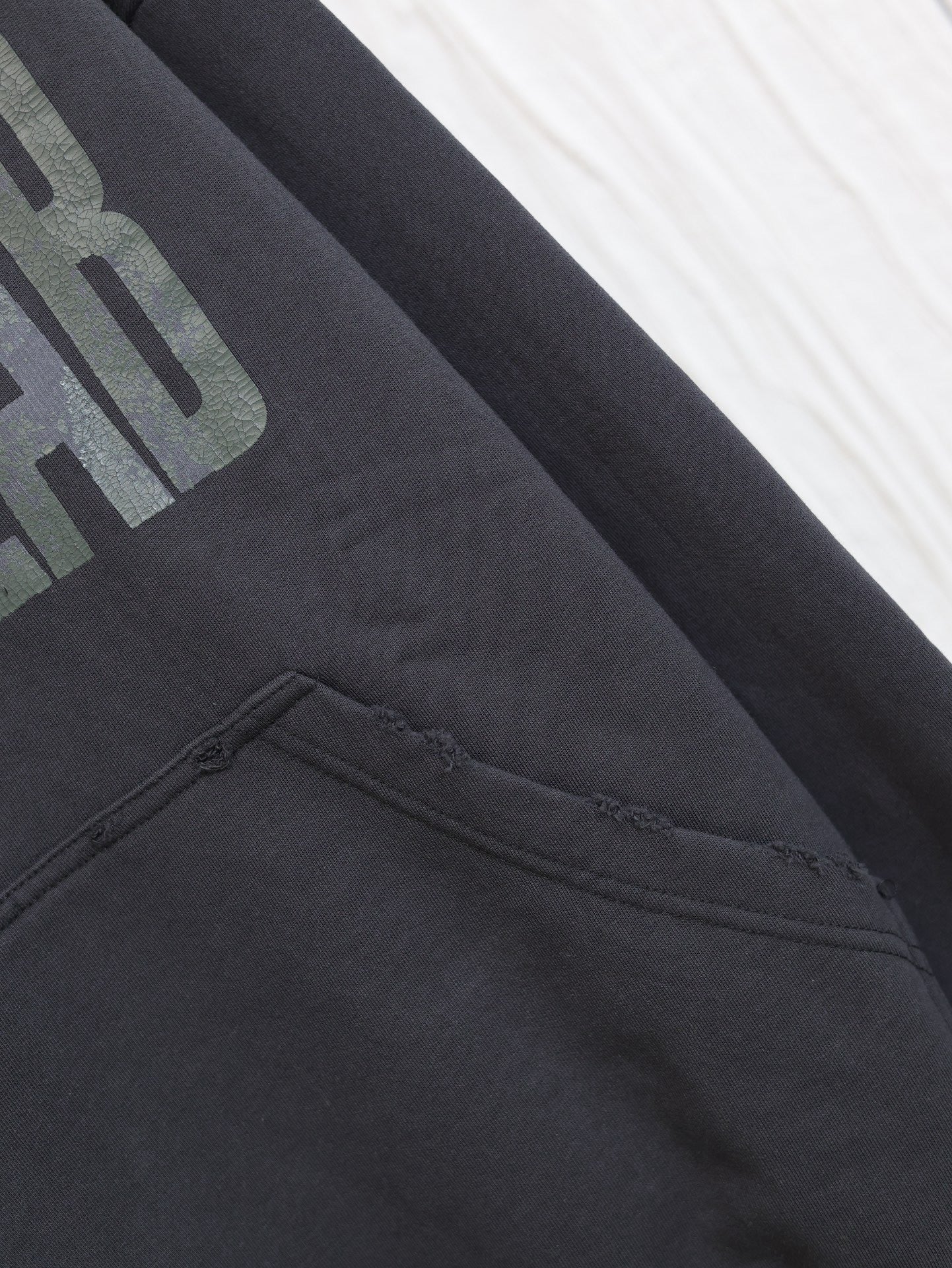 Schwarzer Hoodie