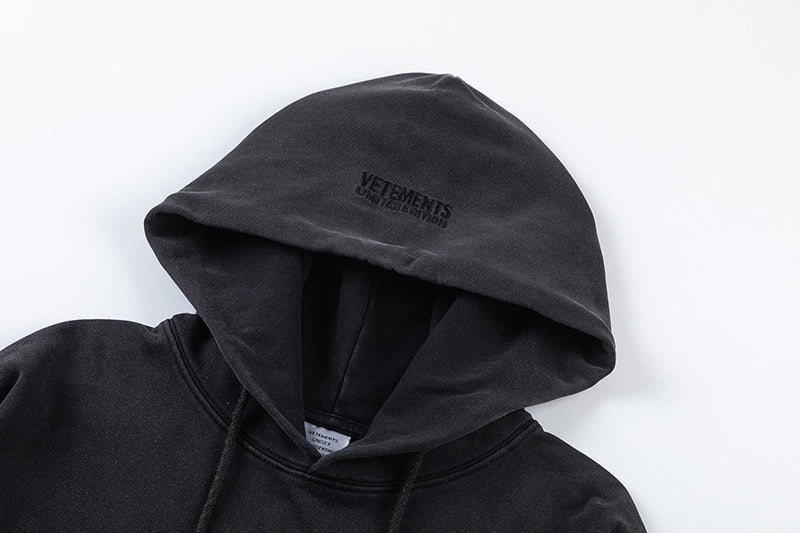 Schwarzer Hoodie