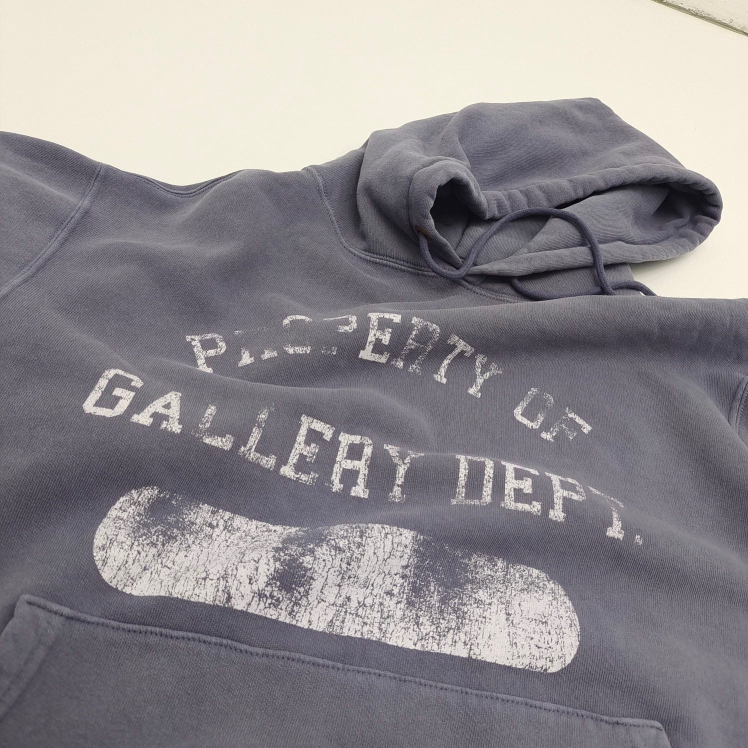 Grauer Hoodie