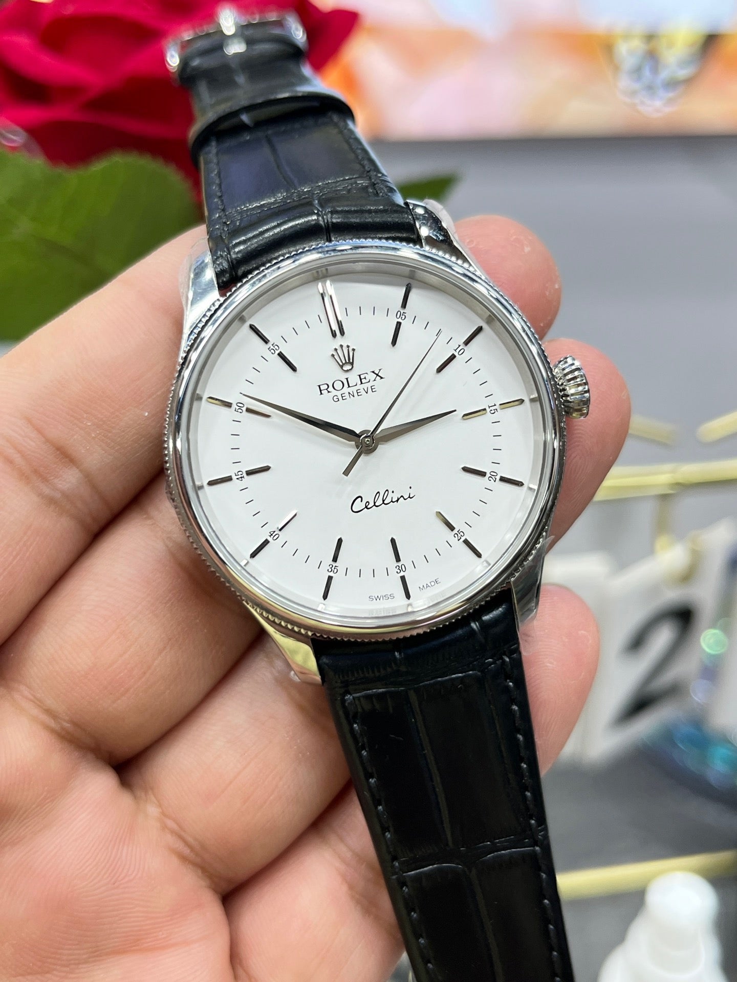Schwarz-weiße Uhr
