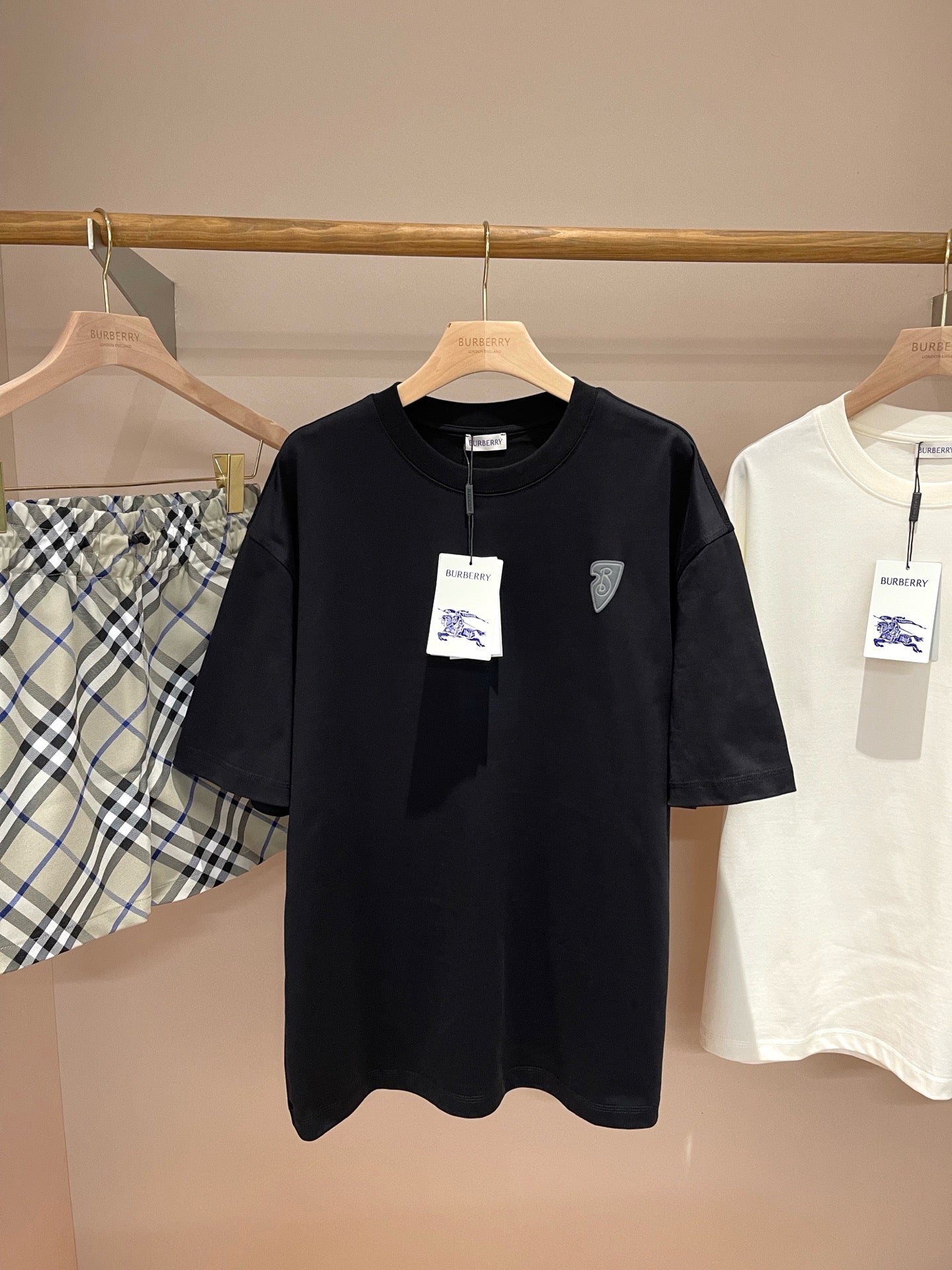 Schwarzes T-Shirt