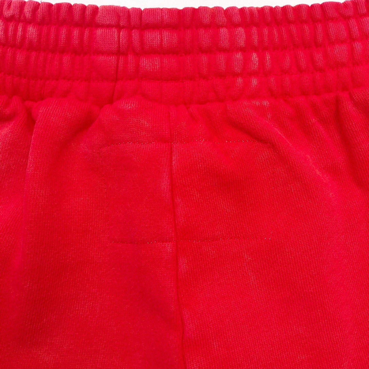 Rote Shorts
