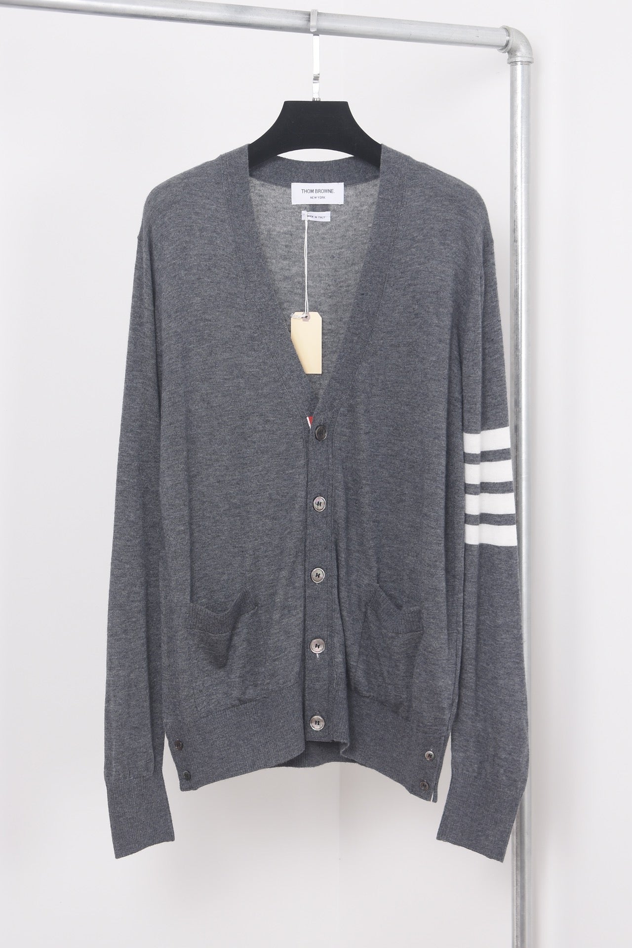Schwarze, marineblaue, graue und dunkelgraue Jacke