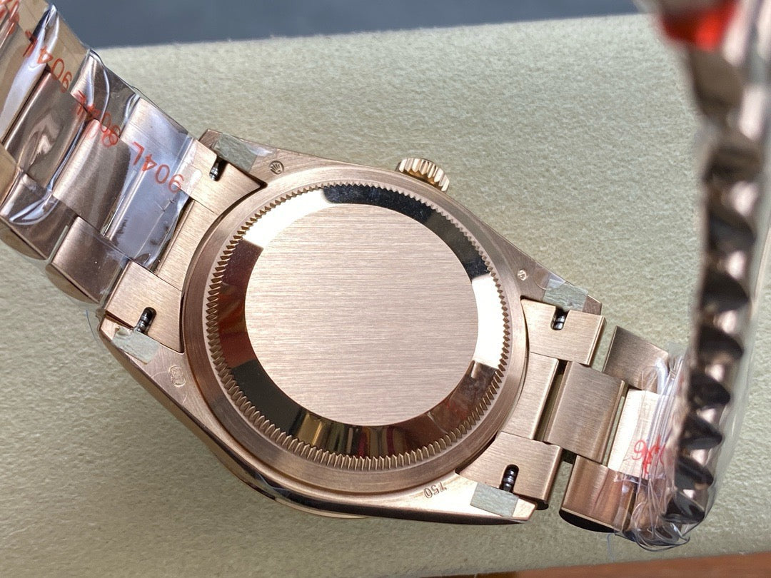 Goldfarbene Uhr