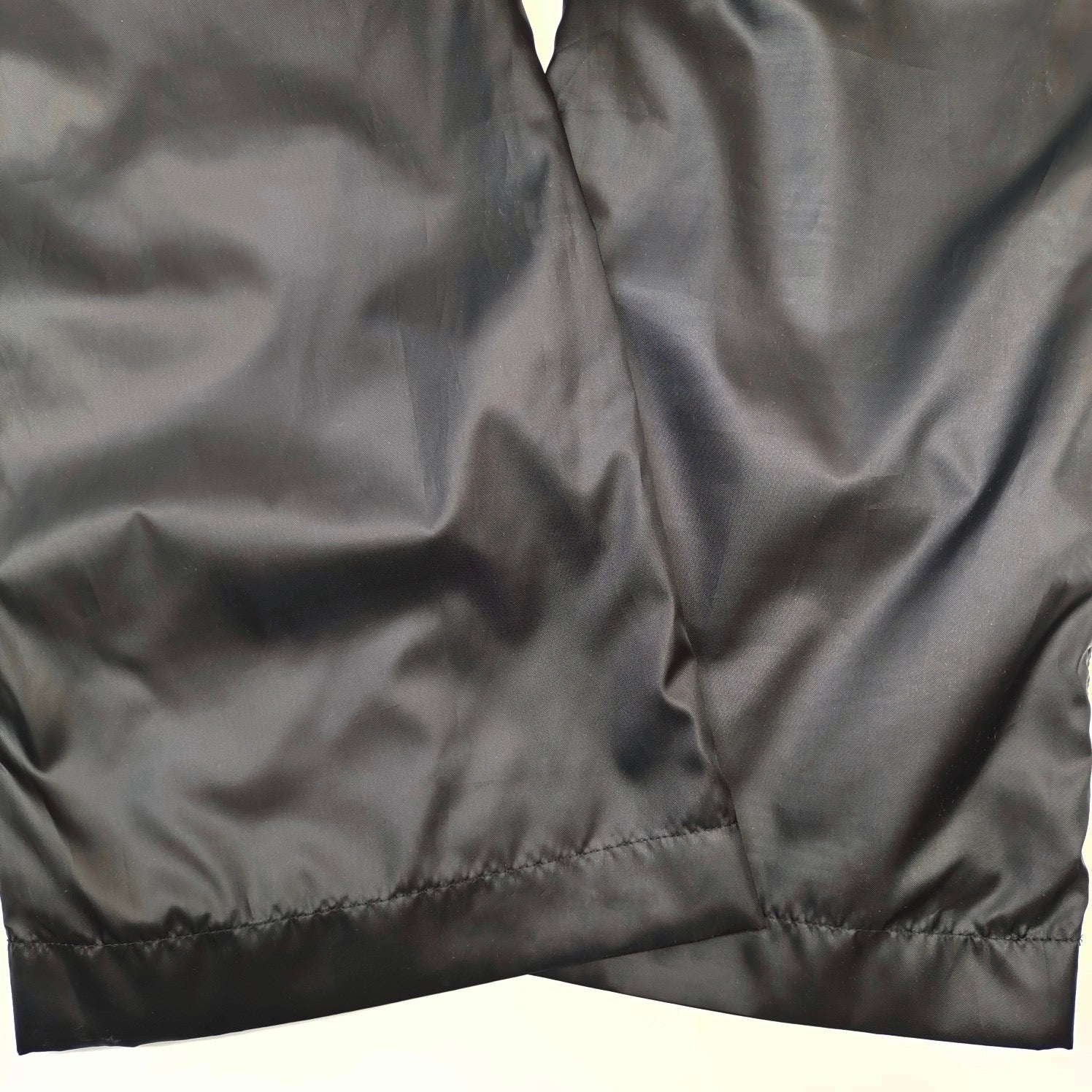 Schwarze Hosen