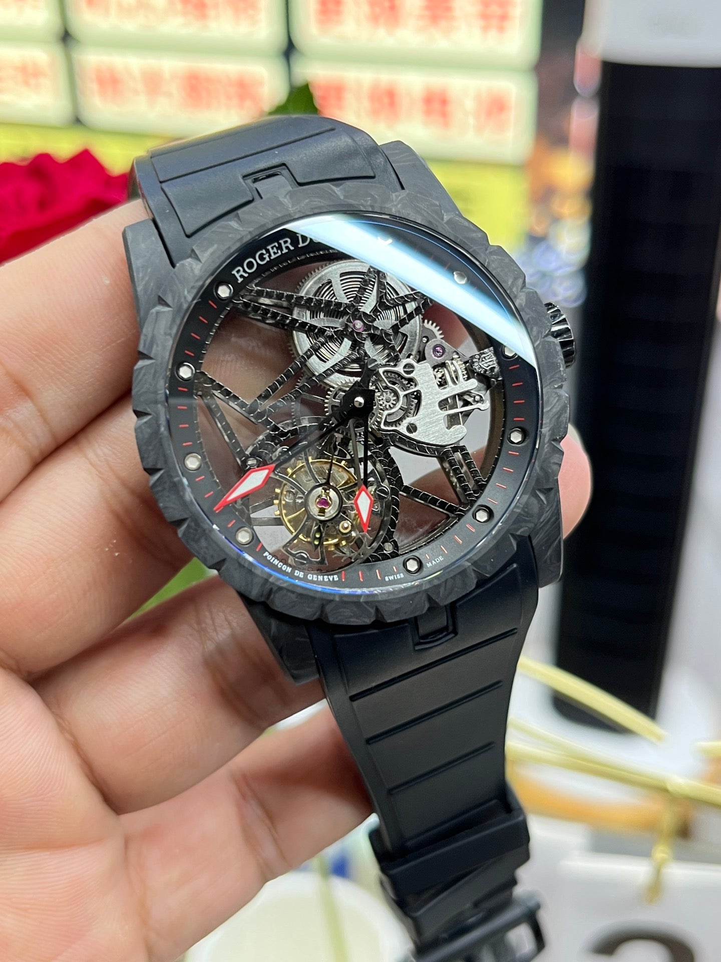Schwarze Uhr