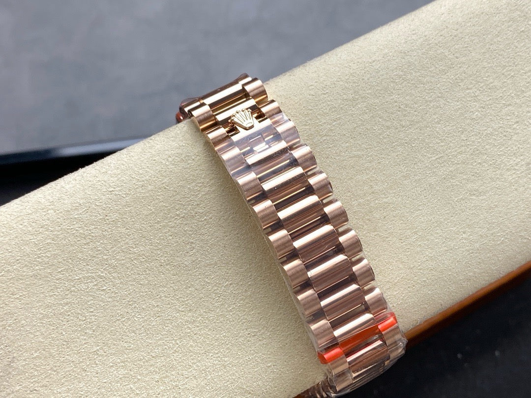 Goldfarbene Uhr