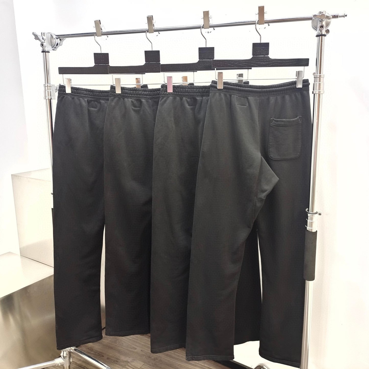 Schwarze Hosen