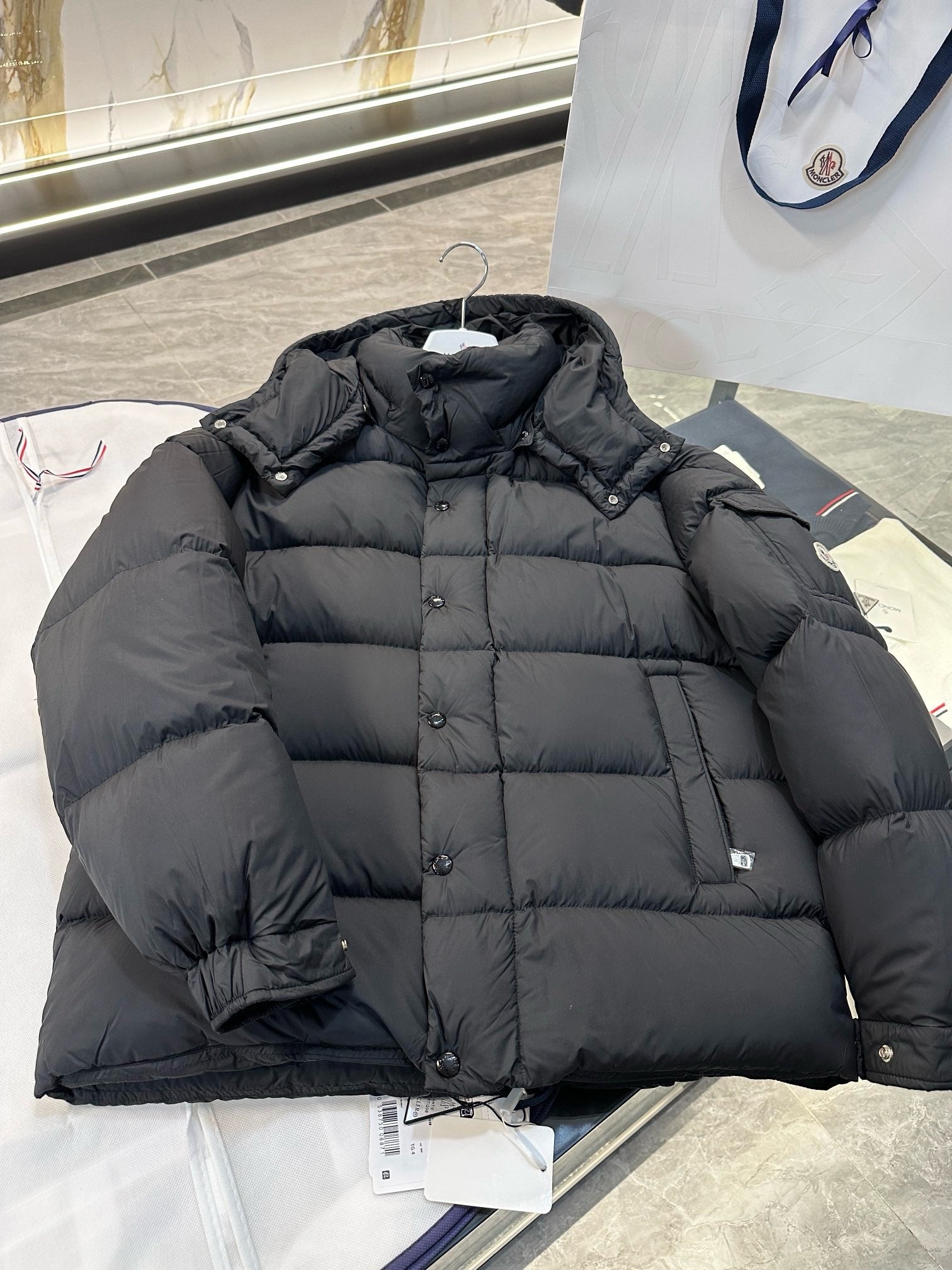 Black Jacket - FashionHype.xyz