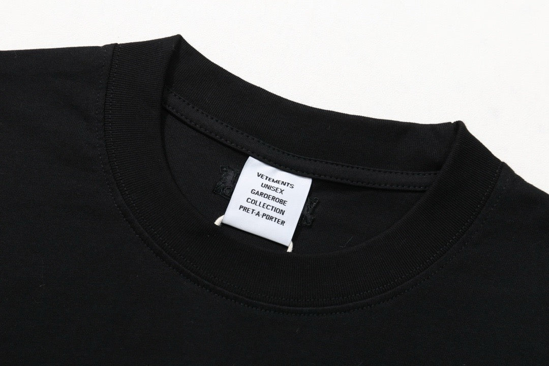 Schwarzes T-Shirt