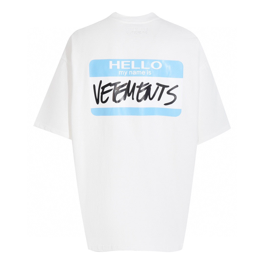 Schwarz-weißes T-Shirt