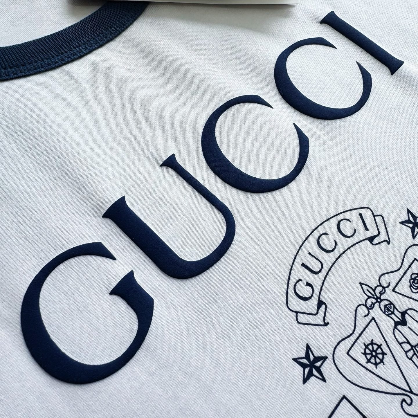 Weißes T-Shirt