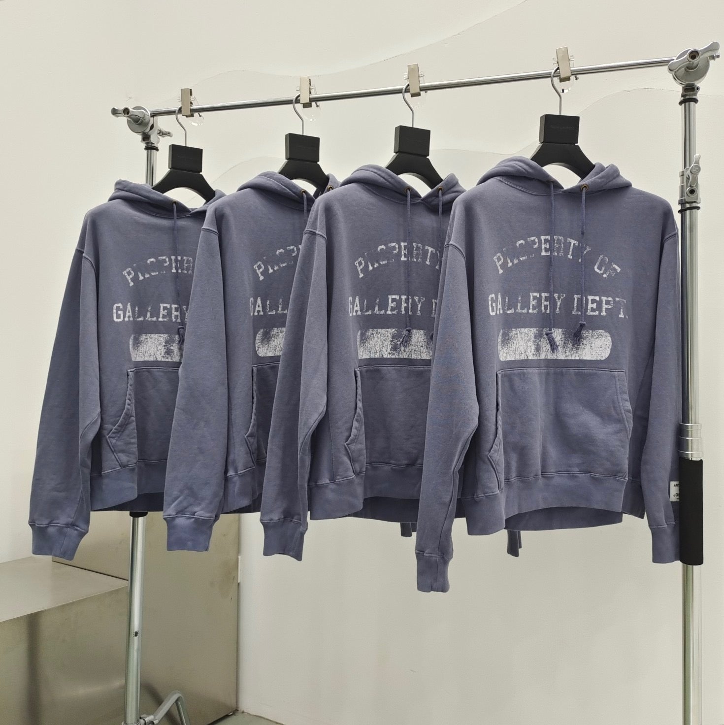 Grauer Hoodie