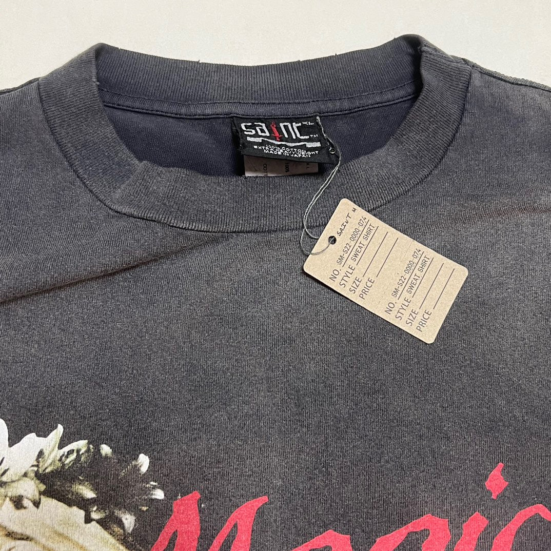 Dunkelschwarzes T-Shirt