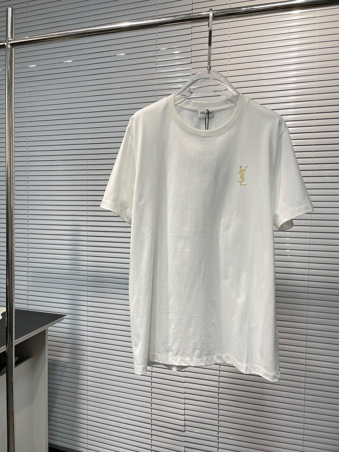 Black T-shirt - FashionHype.xyz