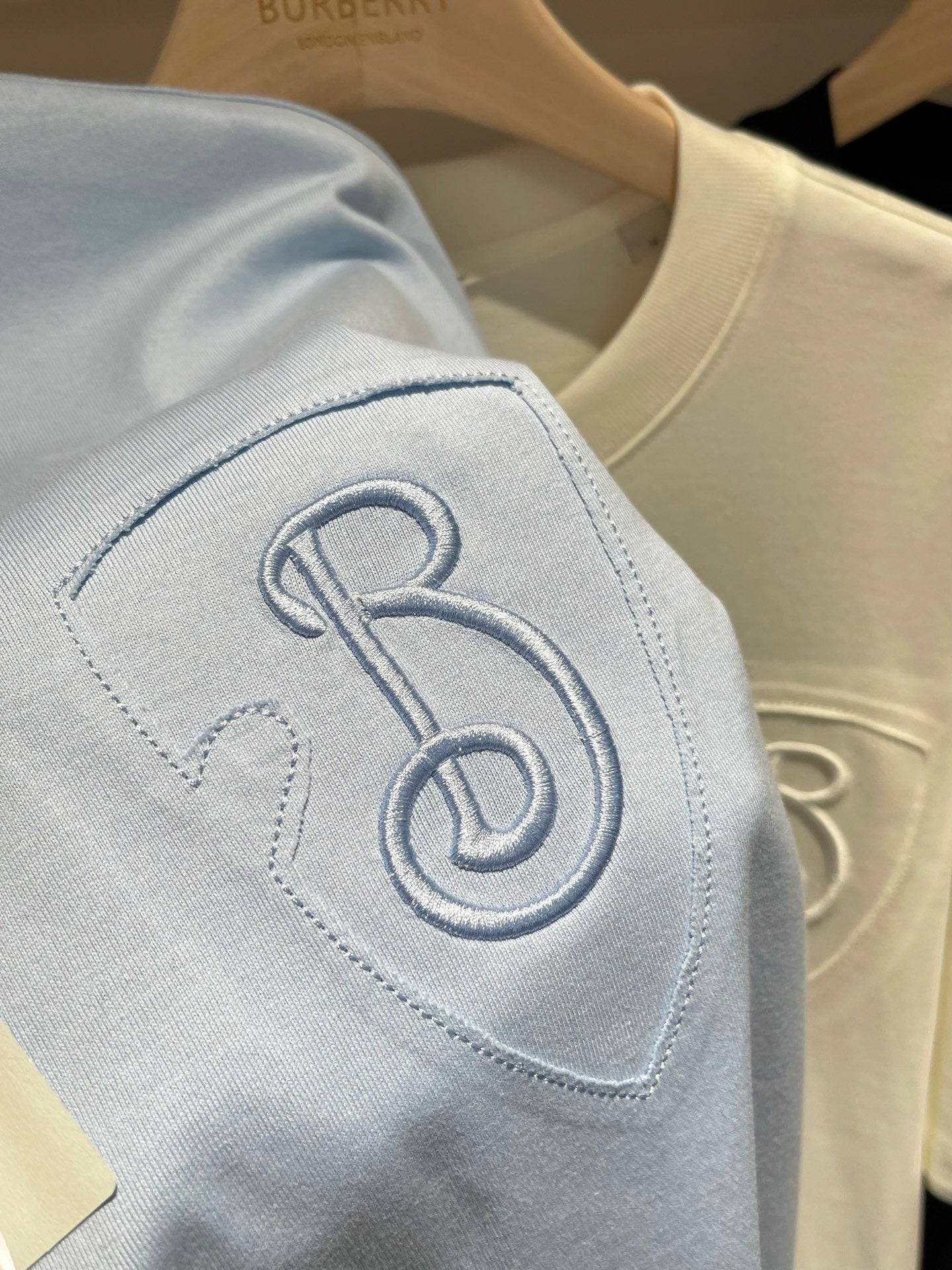 Mehrfarbiges T-Shirt