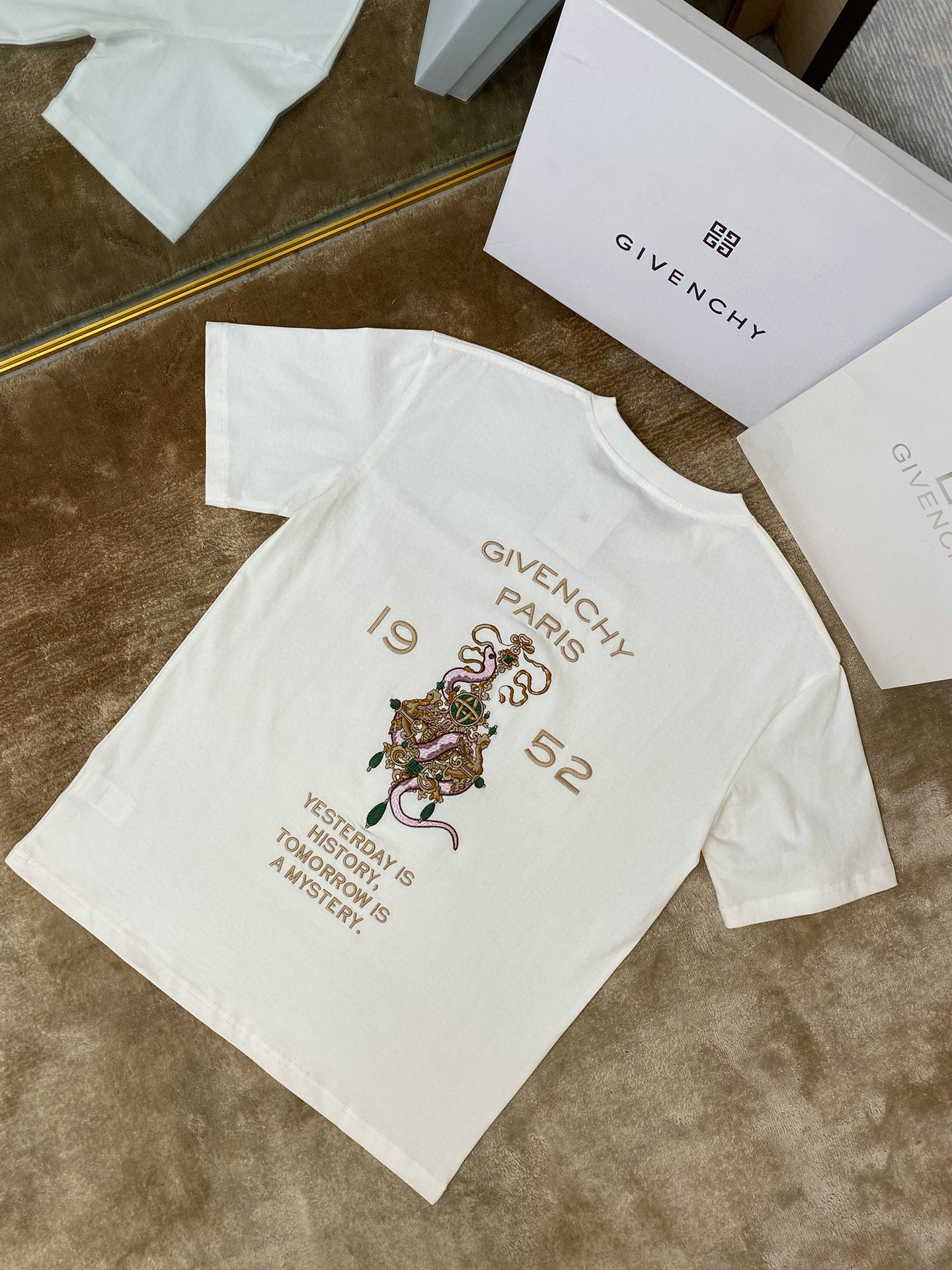 Weißes T-Shirt